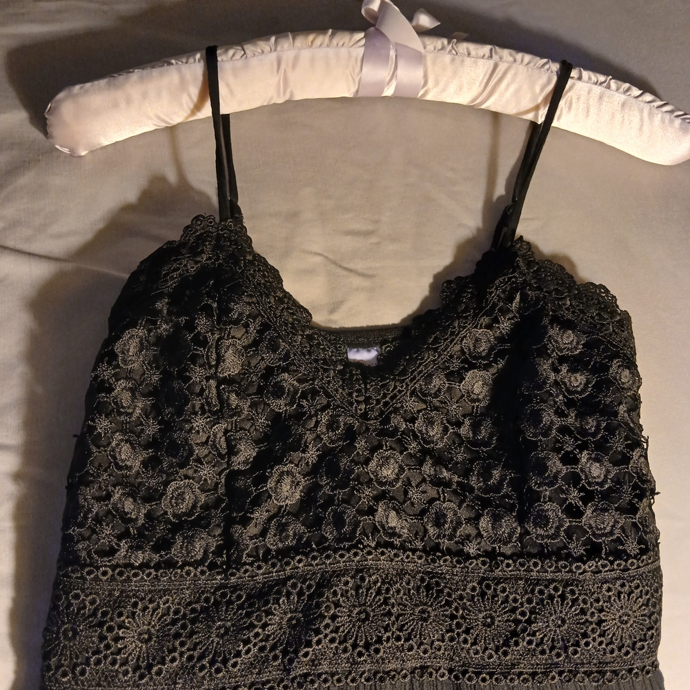 No Boundaries Elegant Black Lace Top (Junior's size small 3-5)